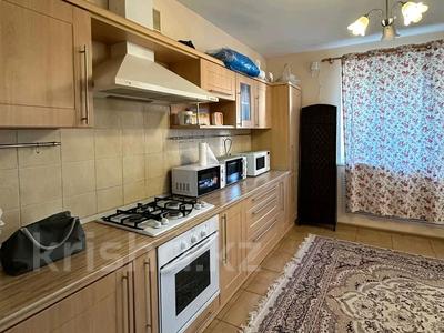 Жеке үй · 6 бөлме · 210 м² · 6 жүзд., мкр Шубар, Карасакал, бағасы: 1.8 млн ₸ в Астане, Есильский р-н