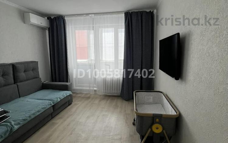 1-комнатная квартира · 33 м² · 8/9 этаж, 5мкр 37 за 150 000 ₸ в Аксае — фото 2