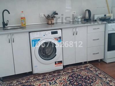 1-бөлмелі пәтер, 45 м², 1/5 қабат ай сайын, 17-й мкр 76, бағасы: 120 000 〒 в Актау, 17-й мкр