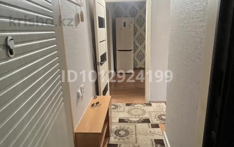 2-бөлмелі пәтер · 48 м² · 2/5 қабат, мкр Юго-Восток, Университетская 23 — Университетская-Язева, бағасы: 180 000 ₸ в Караганде, Казыбек би р-н — фото 2
