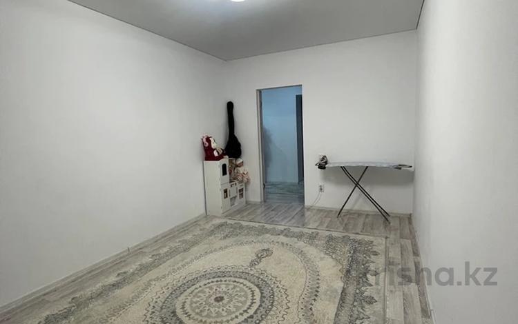 2-бөлмелі пәтер · 72 м² · 6/9 қабат, мкр Строитель, Оракбаева 1в, бағасы: 30 млн ₸ в Уральске — фото 2