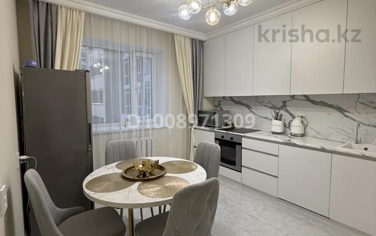 2-комнатная квартира · 67.7 м² · 7/17 этаж, Сарайшык 7/1 за 40 млн 〒 в Астане, Есильский р-н — фото 2