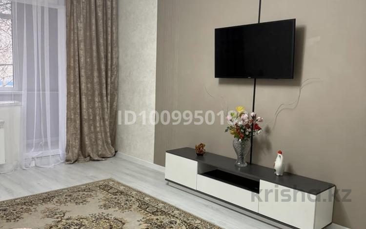 2-комнатная квартира · 50 м² · 2/5 этаж, мкр Алатау 12 — Супермаркет Фиркан,Корзинка за 12 000 〒 в Таразе — фото 2