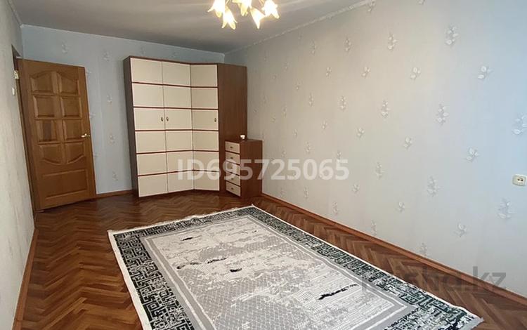 3-комнатная квартира, 65 м², 3/5 этаж помесячно, Ихсанова 73/2