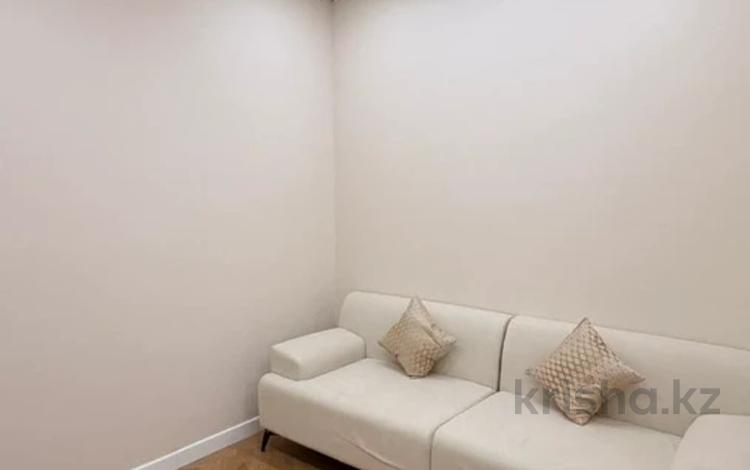 1-комнатная квартира · 50 м² · 8/10 этаж, мкр. Алтын орда, Алии Молдагуловой за 27 млн ₸ в Актобе — фото 8