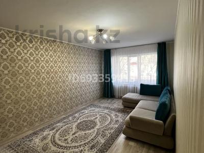 2-бөлмелі пәтер, 52 м², 1/5 қабат тәулігіне, Аманжолова 141, бағасы: 13 000 〒 в Уральске, мкр Школьник