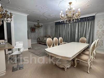 4-бөлмелі пәтер · 180 м² · 14/18 қабат, Аль-Фараби 21, бағасы: 1.3 млн ₸ в Алматы, Медеуский р-н