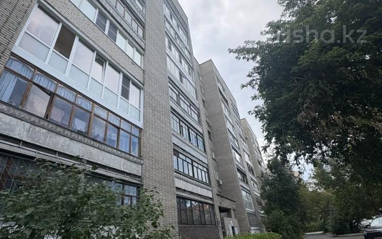 3-бөлмелі пәтер · 67 м² · 4/9 қабат, Крылова 68, бағасы: 36.8 млн ₸ в Усть-Каменогорске — фото 2