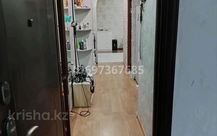3-бөлмелі пәтер · 70 м² · 4/5 қабат, 3 21 — Самый центр народный банк , керуен, казахская школа во дворе и прочее, бағасы: 15 млн ₸ в Лисаковске — фото 3