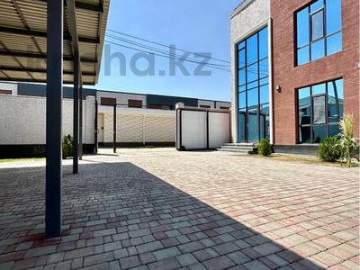 4-комнатная квартира · 170 м² · 2 этаж, Д.Баянова 194/3 — Таунхаус за 52 млн 〒 в Таразе