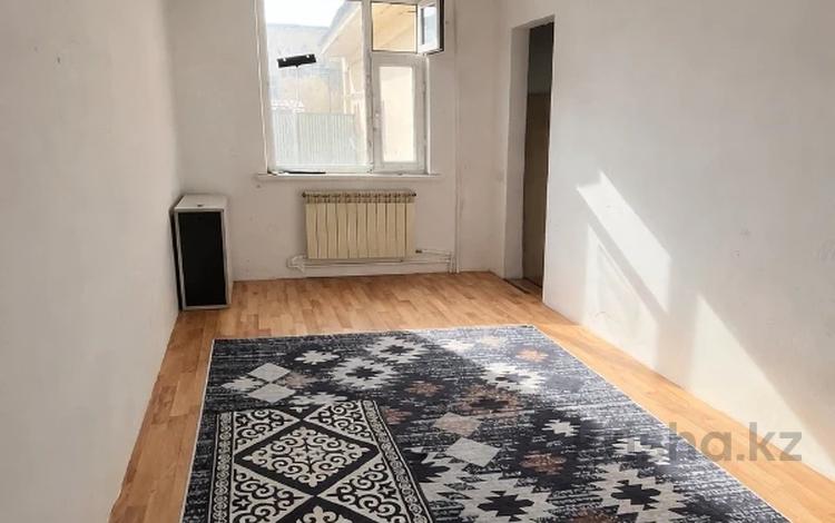 1-бөлмелі пәтер · 27 м² · 1/5 қабат, 2 ш/а., Братья Жубановых, бағасы: 4.6 млн ₸ в Актобе, мкр 8 — фото 2