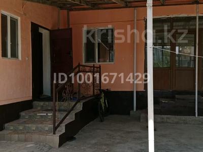 Отдельный дом · 7 комнат · 300 м² · 9 сот., Шукурова 88а — Мкр Шугыла за 45 млн 〒 в 