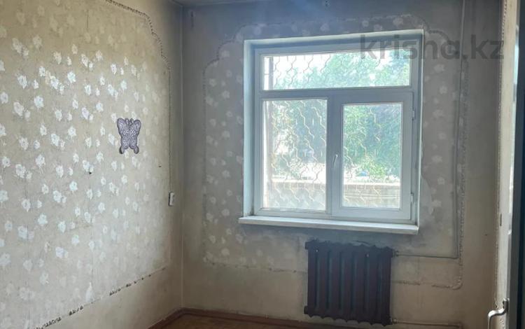 3-бөлмелі пәтер · 60 м² · 2/5 қабат, 12-шағынаудан 233, бағасы: 100 000 ₸ в Шымкенте, Енбекшинский р-н — фото 2
