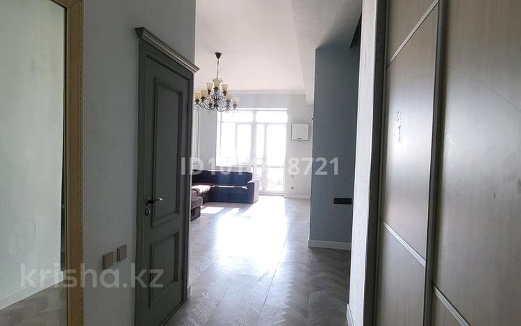 3-бөлмелі пәтер · 100 м² · 5/8 қабат, Юбилейный ш/а., Жамал Омарова 37 — Достык-ондасынова, бағасы: 103 млн ₸ в Алматы, Медеуский р-н — фото 2