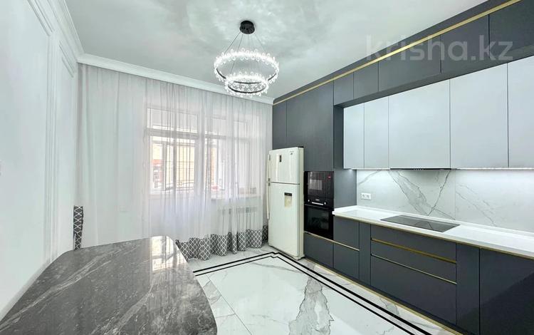 5-комнатная квартира · 190 м² · 2/8 этаж, Кыз Жибек 36 за 170 млн ₸ в Астане, Нура р-н — фото 2