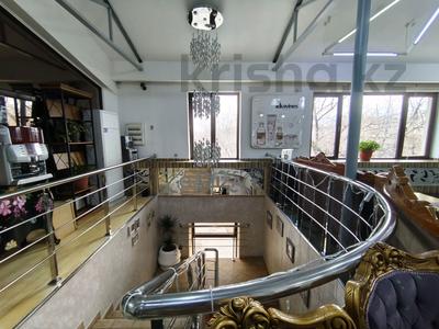 Свободное назначение, офисы, магазины и бутики, салоны красоты, образование · 560.7 м² за 390 млн ₸ в Алматы, Бостандыкский р-н