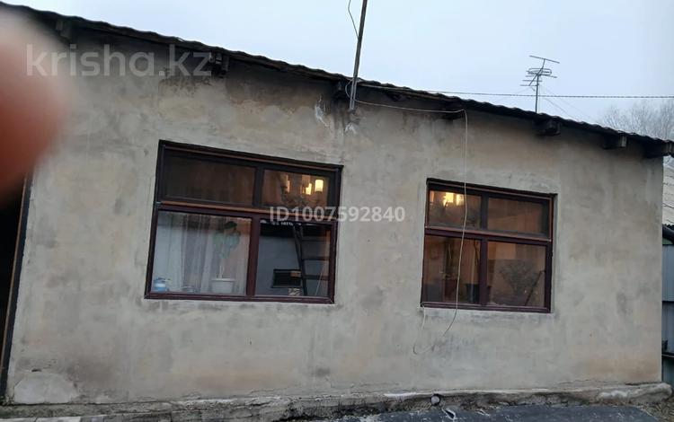 Часть дома · 3 комнаты · 70 м² · 4 сот., мкр Городской Аэропорт — Камская за 12 млн ₸ в Караганде, Казыбек би р-н — фото 5
