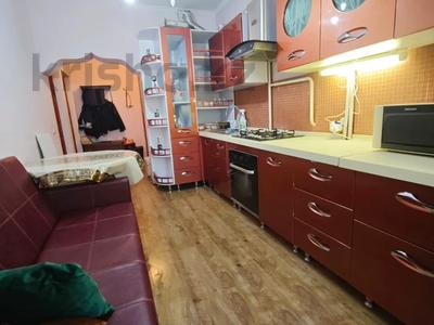 3-комнатная квартира · 64 м² · 2/5 этаж, мкр Тастак-3, Аносова за 41.5 млн ₸ в Алматы, Алмалинский р-н