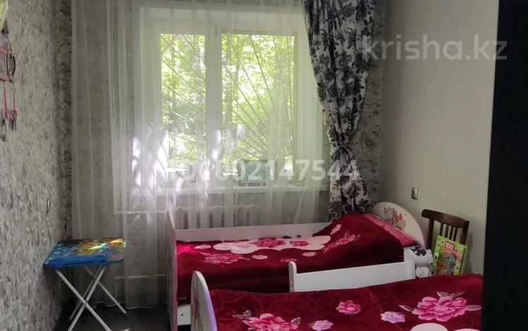 2-комнатная квартира · 45 м² · 1/5 этаж, Майкудук, Майкудук, 17й микрорайон 52 за 11.5 млн 〒 в Караганде, Алихана Бокейханова р-н — фото 2