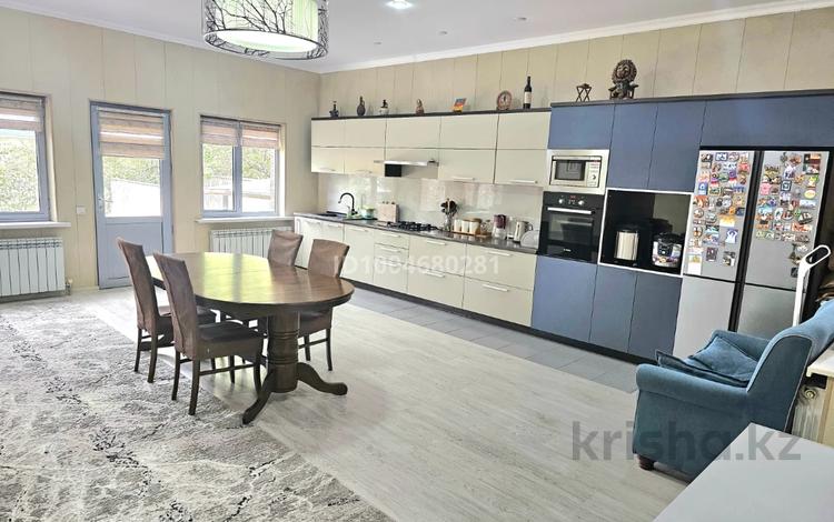 Отдельный дом · 5 комнат · 270 м² · 7.1 сот., мкр Нур Алатау — Токжайлау за 225 млн 〒 в Алматы, Бостандыкский р-н — фото 2