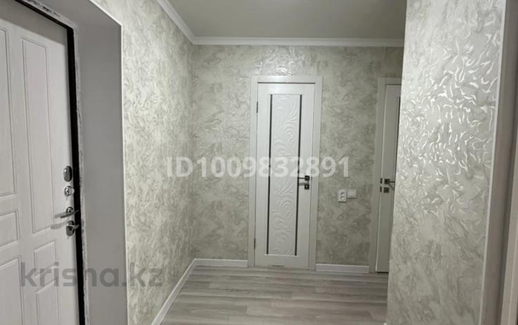 1-бөлмелі пәтер · 50 м² · 7/10 қабат, Набережная 80, бағасы: 14.5 млн ₸ в Актобе, мкр. Курмыш — фото 2