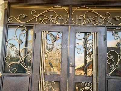 Продажа домов и дачи в Туркестанской обл.: Отдельный дом · 7 комнат · 250 м² · 8 сот., Кунаева 146 — ТЦ Луиза,Спабек магазин за 26 млн 〒 Отдельный дом · 7 комнат · 250 м² · 8 сот., Кунаева 146 — ТЦ Луиза,Спабек магазин за 26 млн 〒 в Шубарсу
