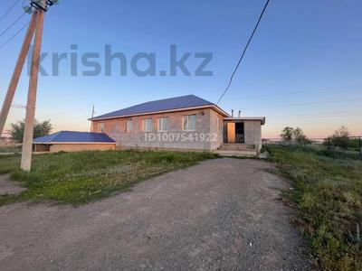 Отдельный дом · 9 комнат · 209 м² · 15 сот., Жалантос батыра 123 за 22 млн 〒 в Актобе, мкр Акжар