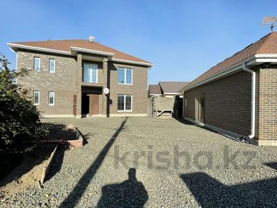 Отдельный дом · 7 комнат · 280 м² · 7 сот., Халилова 102 за 94 млн 〒 в Атырау