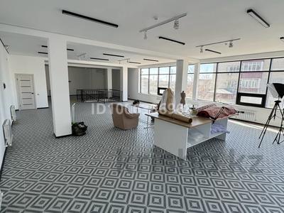 Свободное назначение, офисы, магазины и бутики, общепит, салоны красоты, бани, гостиницы и зоны отдыха, фитнес и спорт, медцентры и аптеки, образование, развлечения, конференц-залы, кабинеты и рабочие места, студии · 180 м² за 700 000 〒 в Атырау, пгт Балыкши