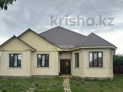 Отдельный дом · 5 комнат · 205 м² · 12 сот., 11 мкр за 65 млн ₸ в Аксае
