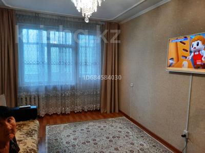 2 комнаты · 47 м² · 3 этаж, Сурова 143 — Казиту, магазин Урал за 80 000 〒 в Уральске