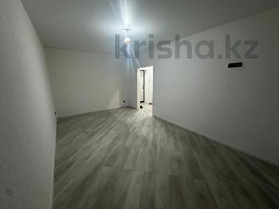 1-комнатная квартира, 40 м², 3/6 этаж, Майкудук, Мкр Голубые пруды — ТЦ &quot;Айгерим&quot; за 16.3 млн 〒 в Караганде, Алихана Бокейханова р-н