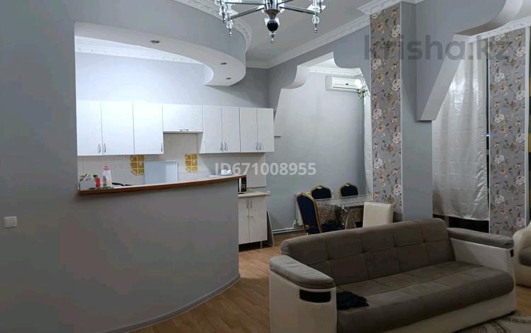 4-комнатная квартира, 150 м², 3/7 этаж посуточно, Сатпаева 39 за 35 000 〒 в Атырау — фото 10