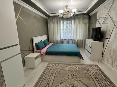 2-бөлмелі пәтер · 43 м² · 1/5 қабат, Си Синхая 6 — Жарокова, бағасы: 38 млн ₸ в Алматы, Бостандыкский р-н