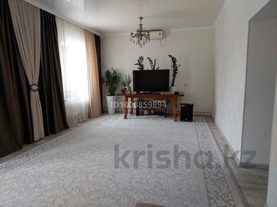 Продажа домов и дачи в Жамбылской обл.: Отдельный дом · 5 комнат · 130 м² · 6 сот., 2 переулок Сухамбаева за 25 млн 〒 Отдельный дом · 5 комнат · 130 м² · 6 сот., 2 переулок Сухамбаева за 25 млн 〒 в Таразе