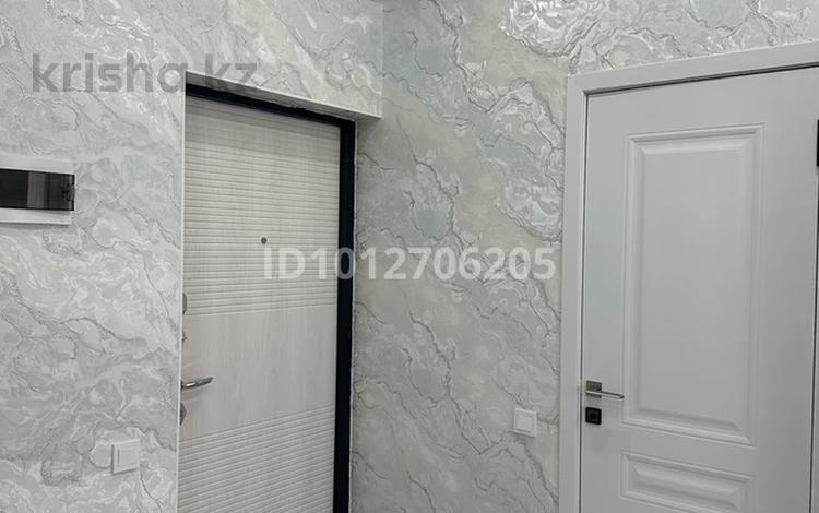 1-бөлмелі пәтер · 53 м² · 10/15 қабат, 17-й мкр 87/4, бағасы: 16 млн ₸ в Актау — фото 2
