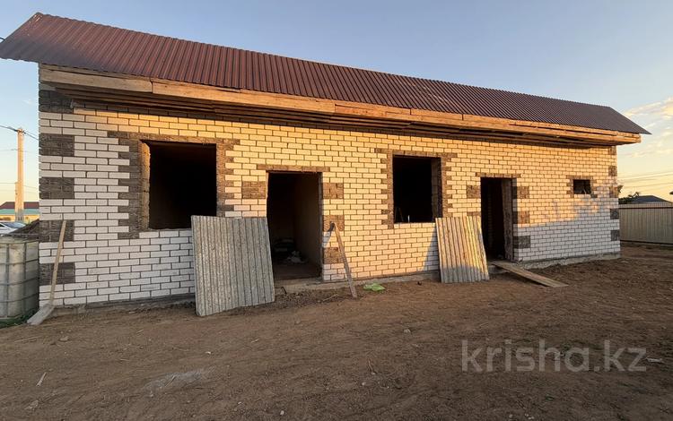 Дүкендер мен бутиктер · 60 м², бағасы: 20 млн ₸ в Уральске, мкр. Зачаганск пгт — фото 2