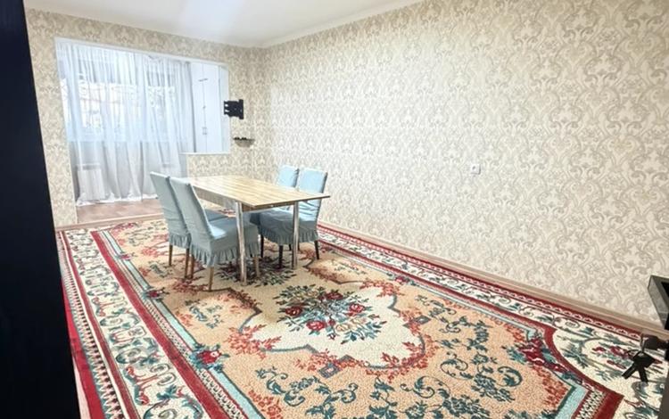 2-бөлмелі пәтер · 55 м² · 4/5 қабат, мкр Восток 17, бағасы: 18.4 млн ₸ в Шымкенте, Аль-Фарабийский р-н — фото 2