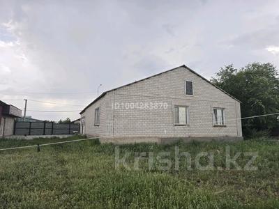 Отдельный дом · 4 комнаты · 150 м² · 15 сот., Центральная — В посёлке Железнодорожников за 45 млн 〒 в Павлодаре