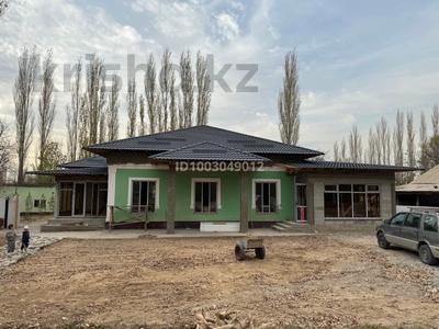 Отдельный дом · 5 комнат · 240 м² · 50 сот., Құрманғазы — Құрайыш мешітіне жақын орналасқан за 50 млн 〒 в 