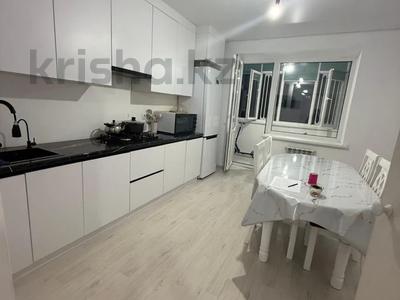 2-комнатная квартира · 75 м² · 5/6 этаж, Демократическая за 23.5 млн 〒 в Уральске