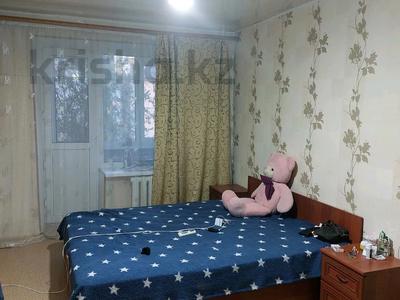 1-комнатная квартира, 30 м², 3/5 этаж помесячно, Доспановой 73 за 80 000 〒 в Уральске