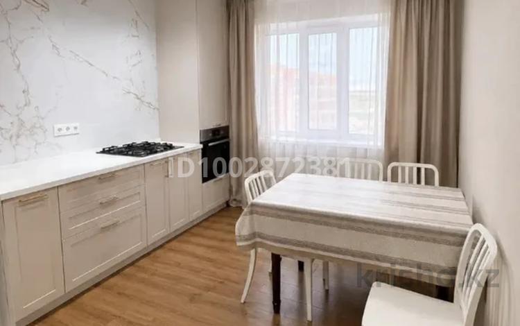 3-комнатная квартира · 100.2 м² · 8/9 этаж, Самал 110 — Тәуелсіздік за 32 млн ₸ в Уральске — фото 49