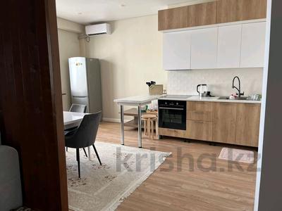 2-комнатная квартира, 86 м², 8/17 этаж помесячно, Айтекеби 113а за 350 000 〒 в Атырау