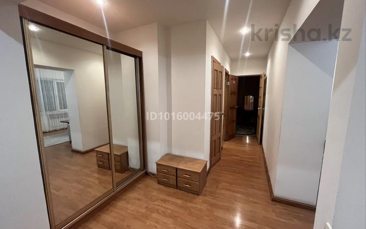 2-комнатная квартира · 56 м² · 9/12 этаж, мкр Сайран 118 за 300 000 ₸ в Алматы, Ауэзовский р-н — фото 2