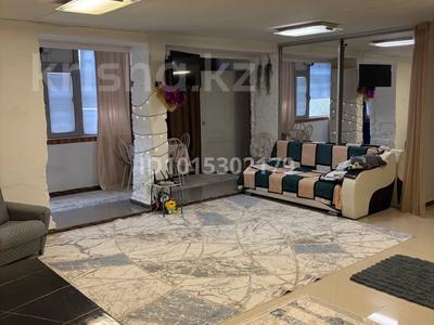 1-комнатная квартира · 52 м² · 2/13 этаж, мкр 8 58 за 180 000 ₸ в Актобе