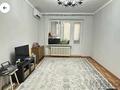 3-бөлмелі пәтер · 64 м² · 3/5 қабат, Центральный ш/а., Махамбета 87 б — Продается 3-комнатная квартира, сквозная, чистая с мебелью, 3/5, в кирпичном доме,рядом театр, набережная, НСОС, Ембимунай, школы, сады., бағасы: 18 млн ₸ в Атырау, мкр Центральный