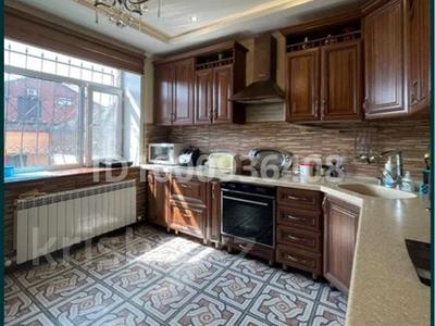 5-бөлмелі пәтер · 300 м² · 2/4 қабат, Юго-Восток ш/а., Муканова 45 — Муканова, бағасы: 95 млн ₸ в Караганде, Казыбек би р-н