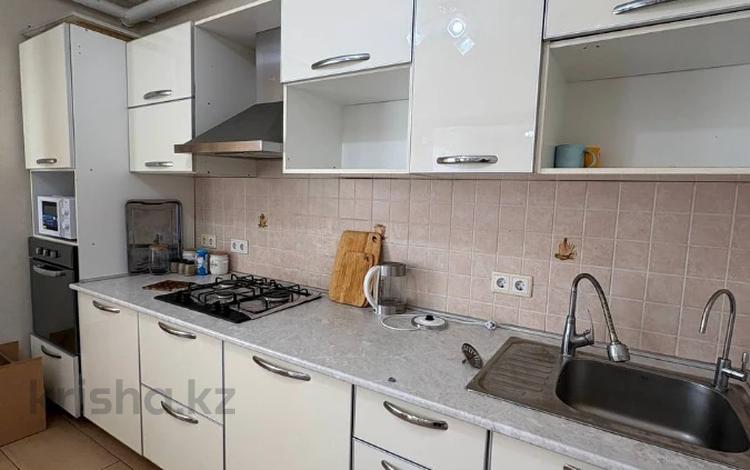 2-бөлмелі пәтер · 68.5 м² · 8/8 қабат, Алтын орда ш/а., Молдагуловой, бағасы: 20.5 млн ₸ в Актобе, мкр. Алтын орда — фото 4