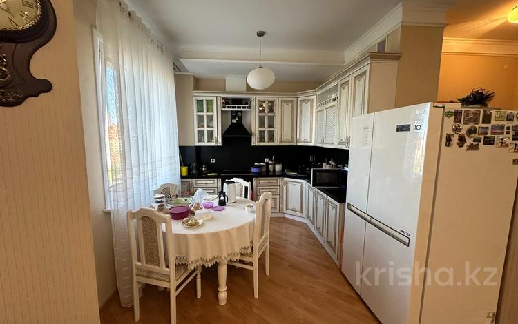 4-бөлмелі пәтер · 134 м² · 10/16 қабат, Валиханова 12, бағасы: 62.5 млн ₸ в Астане, р-н Байконур — фото 2